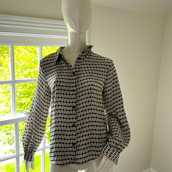 NWT Zara black and white mod print blouse. Size M - Picture 1 of 5